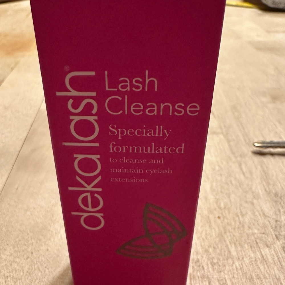 Dekalash lash cleaner.